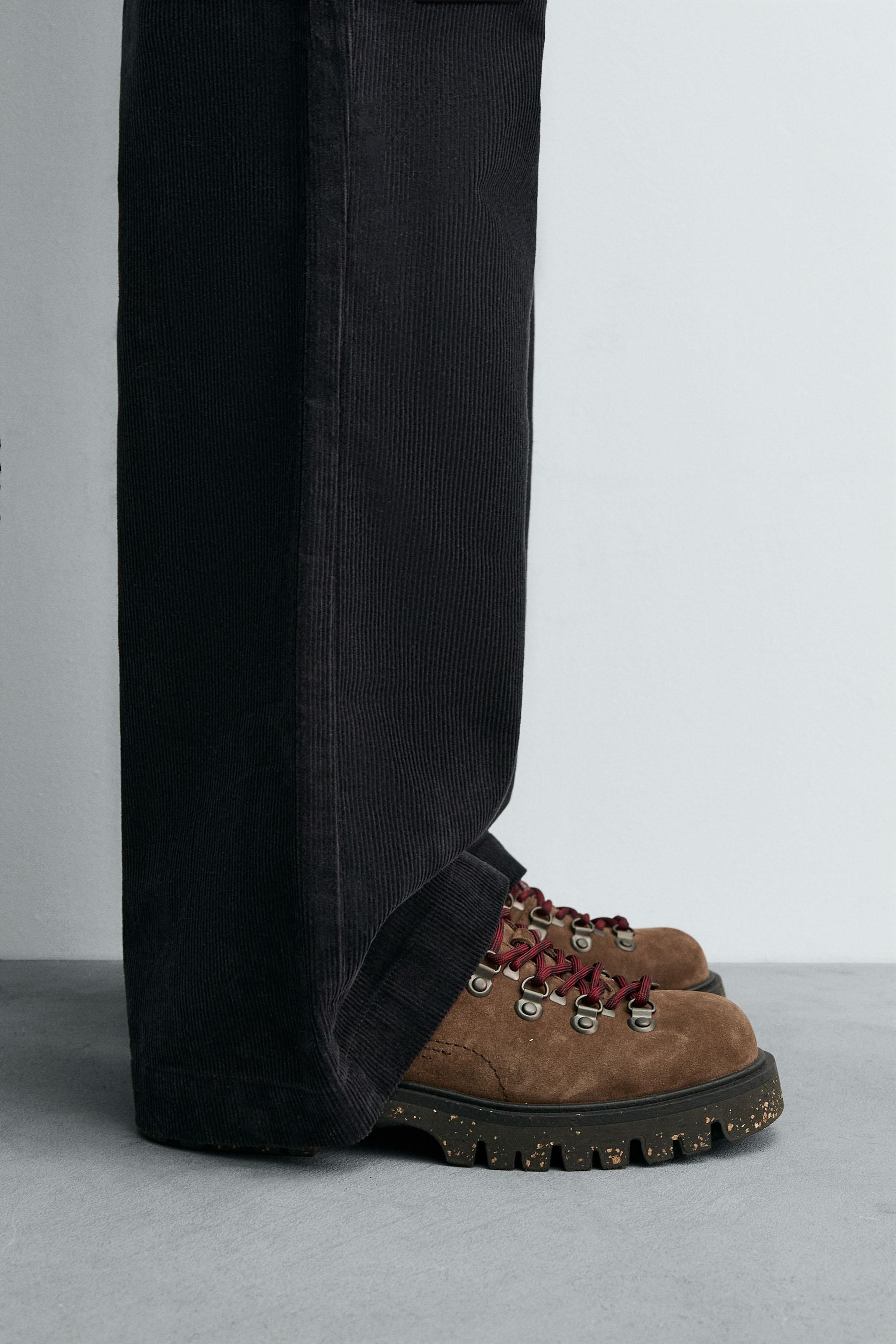 CHAUSSURES EN CUIR AVEC ATTACHES